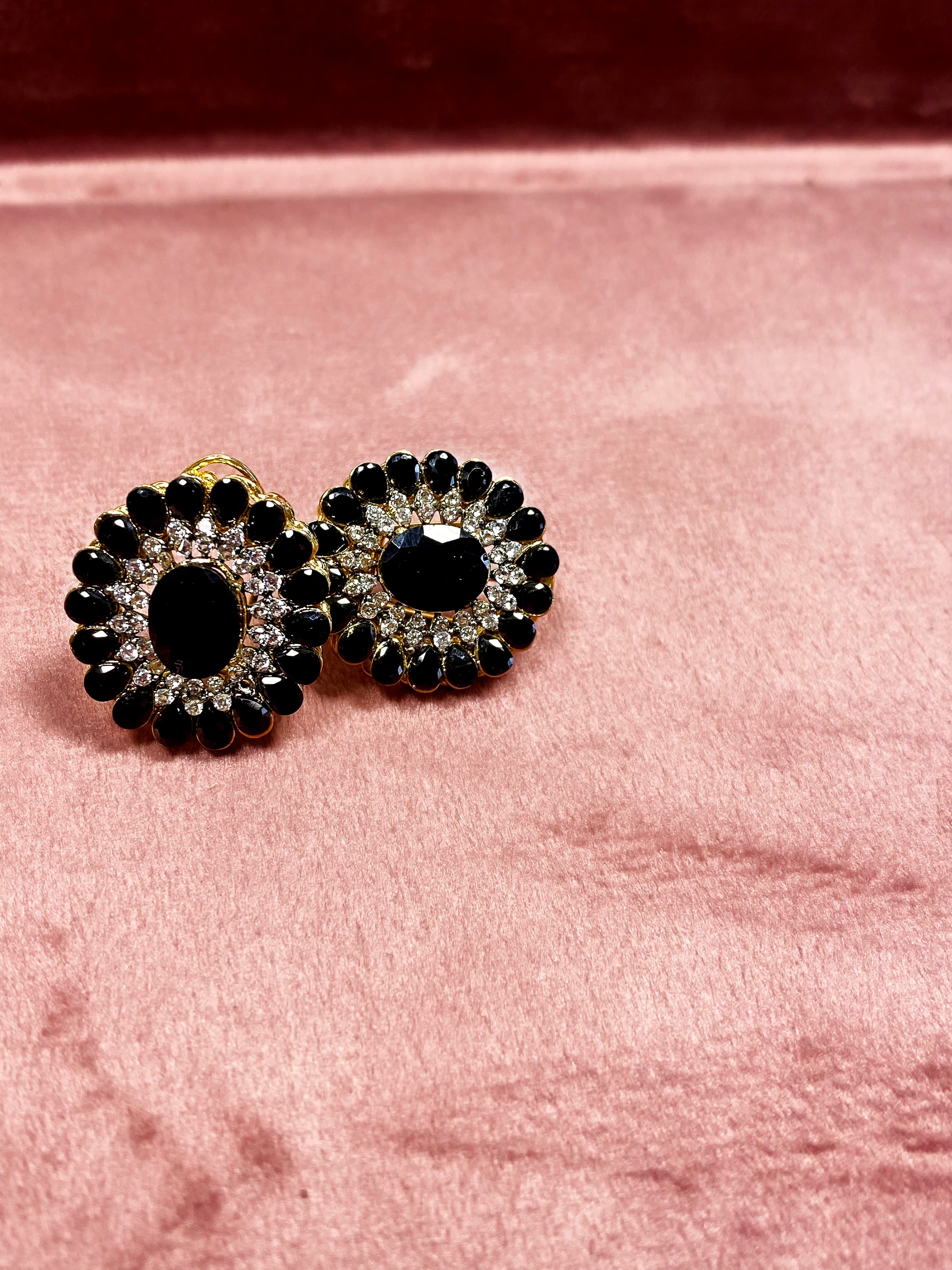 Round Studs-Black