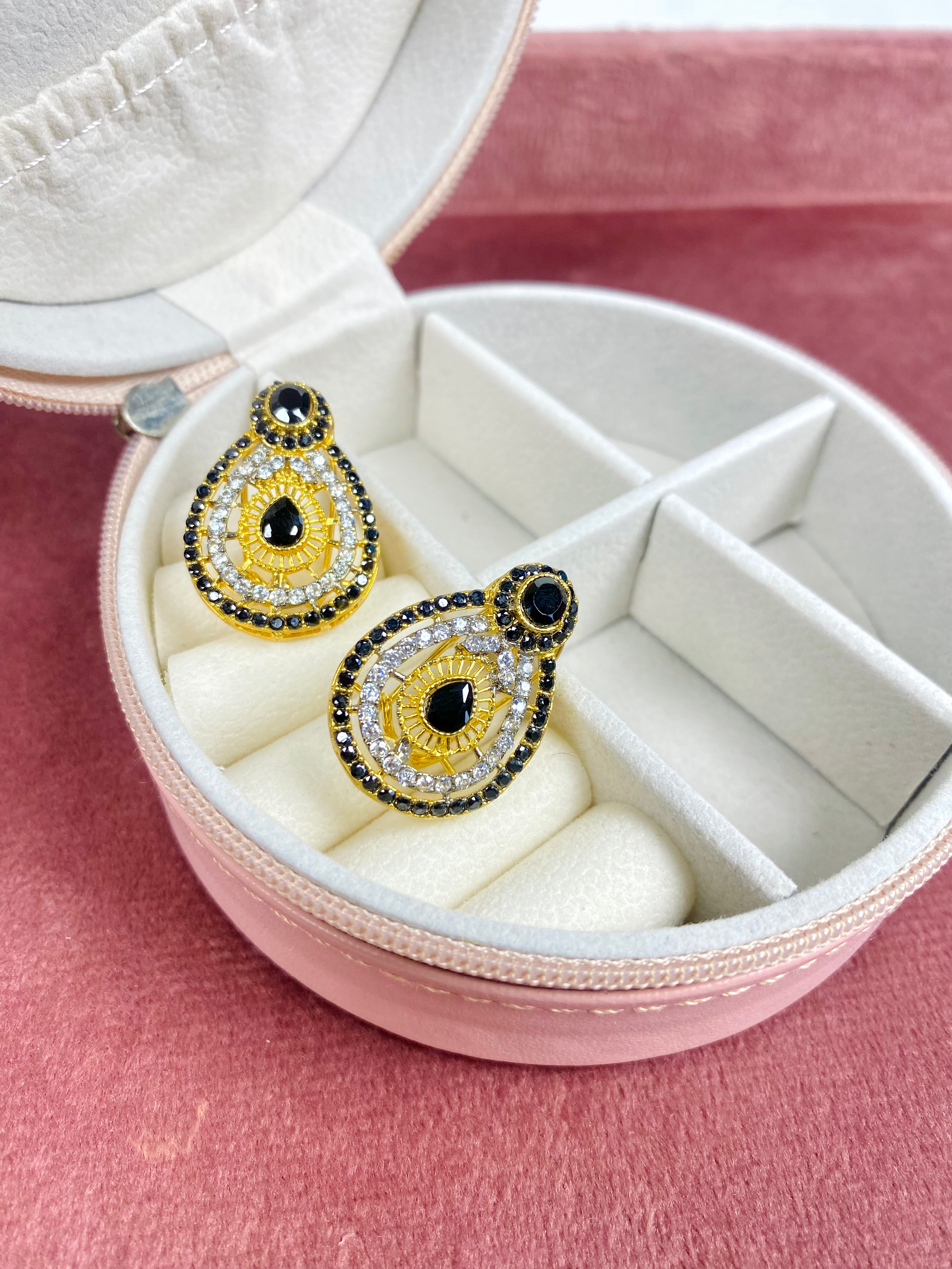 Almond Studs- Black